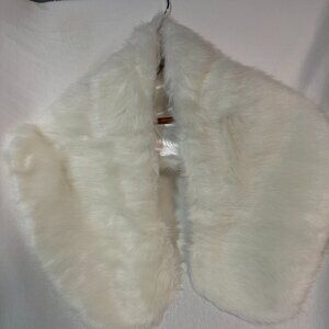 Bridal Faux Fur Wrap Shawl, Creme, One Size, Satin lining with hook closure